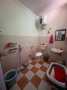 Bathroom Image of 2700 Sq.ft 2 BHK Builder Floor for rent in Sector 15 Part 2 Gurgaon for Rs. 40000