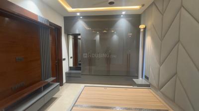 Bedroom Image of 1720 Sq.ft 3 BHK Builder Floor for sale in Vikaspuri New Delhi for Rs. 34000000