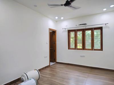 Bedroom Image of 2300 Sq.ft 3 BHK Apartment / Flat for rent in DDA Flats Vasant Kunj, Vasant Kunj New Delhi for Rs. 100000