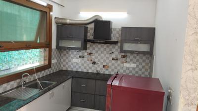 Kitchen Image of 2800 Sq.ft 2 BHK Builder Floor for rent in Sector 10 Gurgaon for Rs. 36000