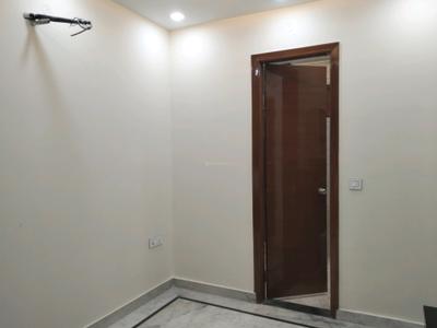 Bedroom Image of 1200 Sq.ft 3 BHK Builder Floor for sale in Shalimar Bagh New Delhi for Rs. 32500000