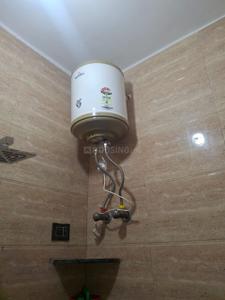 Bathroom Image of 525 Sq.ft 2 BHK Apartment / Flat for rent in Paschim Vihar New Delhi for Rs. 25000