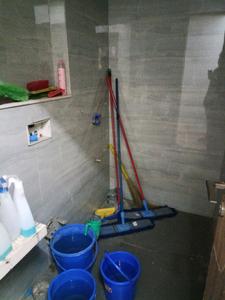 Common Bathroom Image of 920 Sq.ft 2 BHK Apartment / Flat for sale in Byculla Mumbai for Rs. 25000000