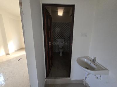 Bathroom Image of 750 Sq.ft 2 BHK Apartment / Flat for sale in Mukundapur Raypur for Rs. 2600000