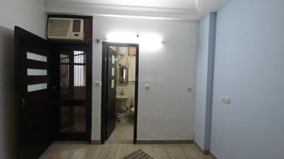 Bedroom Image of 1350 Sq.ft 3 BHK Builder Floor for rent in Pitampura New Delhi for Rs. 66000