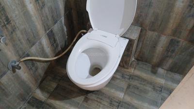 Bathroom Image of 1180 Sq.ft 2 BHK Apartment / Flat for rent in Universal Bilvam Paradise, Pal Gam Surat for Rs. 18500