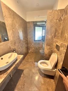 Bathroom Image of 1850 Sq.ft 4 BHK Apartment / Flat for sale in Raheja Park West, Santacruz West Mumbai for Rs. 130000000