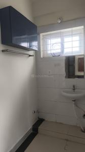 Bathroom Image of 800 Sq.ft 1 BHK Apartment / Flat for rent in HBR Layout Bengaluru for Rs. 20000