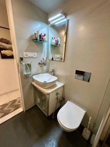 Bathroom Image of 960 Sq.ft 2 BHK Apartment / Flat for rent in Vasant Vihar Complax, Thane West Thane for Rs. 54000