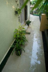 Balcony Image of 270 Sq.ft 1 RK Apartment / Flat for rent in Chembur Mumbai for Rs. 33500