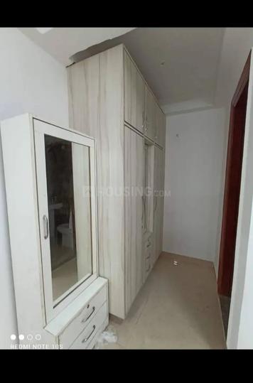 Saket metro gate no 2 Bedroom 1