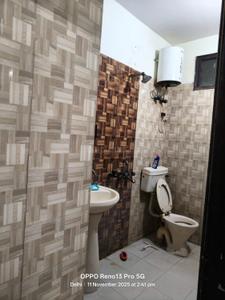 Bathroom Image of 700 Sq.ft 2 BHK Builder Floor for rent in New Ashok Nagar New Delhi for Rs. 16000