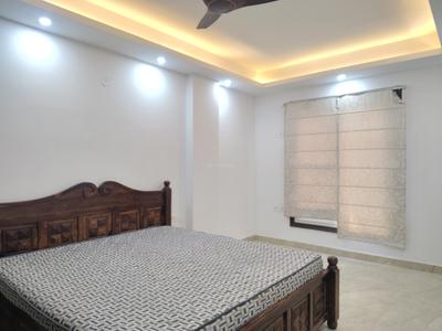 Bedroom Image of 1800 Sq.ft 4 BHK Builder Floor for sale in Freedom Fighters Enclave New Delhi for Rs. 18000000
