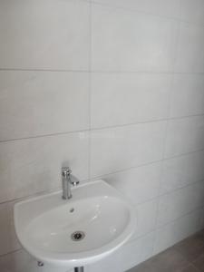Bathroom Image of 1870 Sq.ft 3 BHK Apartment / Flat for sale in NSL East County Tower II, Uppal Hyderabad for Rs. 19000000
