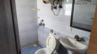 Image of 1150 Sq.ft 2.5 BHK Apartment / Flat for rent in Gardenia Glory, Sector 46, Noida for Rs. 41000