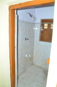 Bathroom Image of 1500 Sq.ft 3 BHK Apartment / Flat for rent in Cooperative Colony Bokaro for Rs. 15000