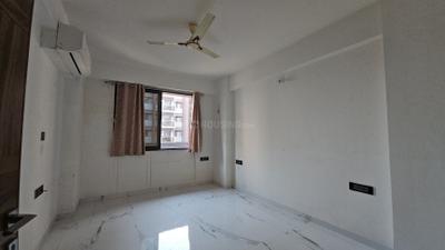 Bedroom Image of 2050 Sq.ft 3 BHK Apartment / Flat for rent in Swagat Agacia, Sargasan Gandhinagar for Rs. 31000