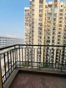 Balcony Image of 615 Sq.ft 1 BHK Apartment / Flat for rent in Maxblis Grand Wellington, Sector 75 Noida for Rs. 25000