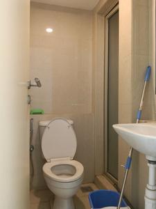 Common Bathroom Image of 550 Sq.ft 1 BHK Apartment / Flat for rent in Hiranandani Estate Thane for Rs. 32000