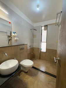 Bathroom Image of 1600 Sq.ft 3 BHK Apartment / Flat for rent in Samnani Ishawar Prestige, Anandvalli Nashik for Rs. 40000
