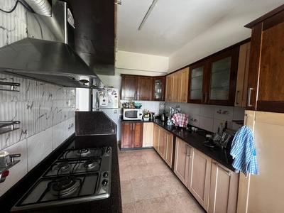 Kitchen Image of 1515 Sq.ft 3 BHK Apartment / Flat for sale in Esteem Splendor, Adugodi Bengaluru for Rs. 30000000