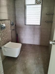Bathroom Image of 900 Sq.ft 2 BHK Apartment / Flat for rent in Rohan Upavan Phase 1, Kyalasanahalli Bengaluru for Rs. 40000