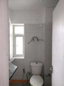 Common Bathroom Image of 1368 Sq.ft 2 BHK Apartment / Flat for sale in BPTP Princess Park, Sector 86 Faridabad for Rs. 8500000