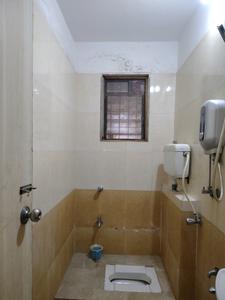 Common Bathroom Image of 880 Sq.ft 2 BHK Apartment / Flat for rent in Raunak Unnathi Greens by Raunak Group, Kasarvadavali Thane for Rs. 24000