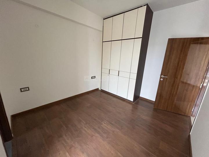 DLF Phase 3 Bedroom 1
