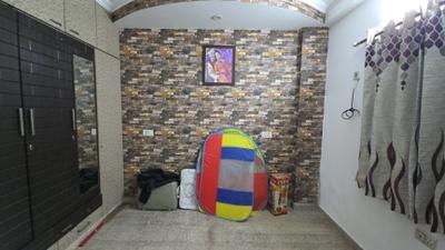 Bedroom Image of 1350 Sq.ft 3 BHK Builder Floor for rent in Pitampura New Delhi for Rs. 66000