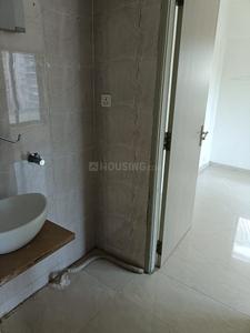 Bathroom Image of 900 Sq.ft 2.5 BHK Apartment / Flat for sale in Raheja Shakti Regency, Chembur Mumbai for Rs. 24000000