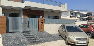Image of 2368 Sq.ft 2 BHK Villa for rent in Akash Avenue, Amritsar for Rs. 15000