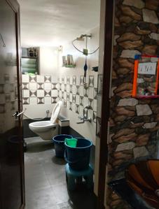 Bathroom Image of Pg room for girls in Ankhol, Vadodara