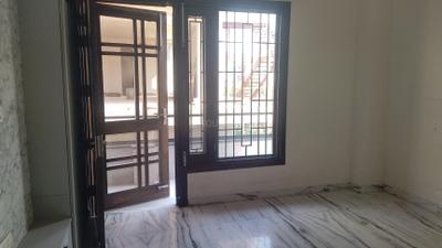 Bedroom Image of 2000 Sq.ft 2 BHK Builder Floor for rent in Sector 105 Noida for Rs. 45000