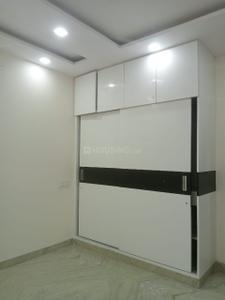 Bedroom Image of 950 Sq.ft 3 BHK Builder Floor for sale in Shalimar Bagh New Delhi for Rs. 16000000