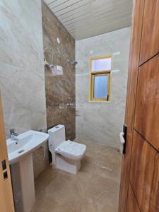 Bathroom Image of 1625 Sq.ft 3 BHK Independent House for sale in Greno Green Residency, Noida Extension Greater Noida for Rs. 9100000