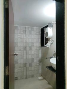 Common Bathroom Image of 650 Sq.ft 1 BHK Apartment / Flat for rent in Boisar Mumbai for Rs. 8000