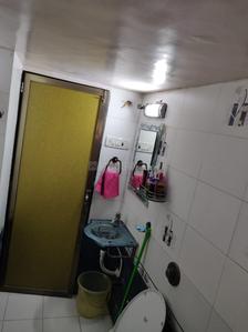 Bathroom Image of 1020 Sq.ft 2 BHK Apartment / Flat for sale in Mittal Ruia Park, Juhu Mumbai for Rs. 55000000