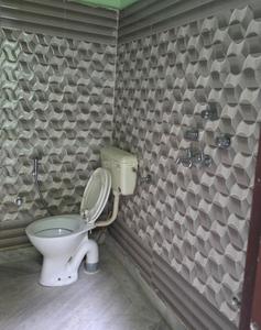 Bathroom Image of 1080 Sq.ft 3 BHK Builder Floor for rent in Rohtak Station Diary Mohalla Rohtak for Rs. 8500