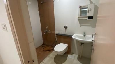 Bathroom Image of 2070 Sq.ft 4 BHK Apartment / Flat for rent in Manito Commanders Marvel, Anantapura Bengaluru for Rs. 45000