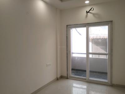 Bedroom Image of 950 Sq.ft 3 BHK Builder Floor for rent in Shalimar Bagh New Delhi for Rs. 40000