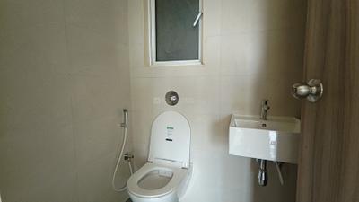Bathroom Image of 650 Sq.ft 1 BHK Apartment / Flat for rent in Ashar Arize, Kalwa Thane for Rs. 30000