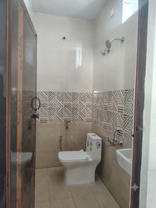 Bathroom Image of 600 Sq.ft 1 BHK Builder Floor for rent in Saravanampatty Coimbatore for Rs. 12500