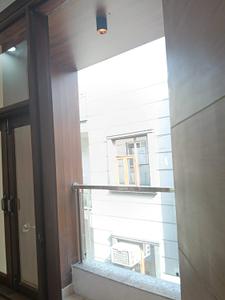Balcony Image of 700 Sq.ft 1 BHK Builder Floor for rent in Panchsheel Park New Delhi for Rs. 26000