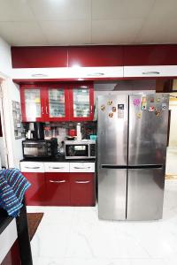 Kitchen Image of 2925 Sq.ft 4 BHK Apartment / Flat for sale in Bodakdev Ahmedabad for Rs. 16900000