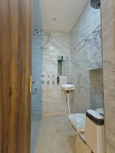 Bathroom Image of 720 Sq.ft 2 BHK Builder Floor for sale in Mukherjee Nagar New Delhi for Rs. 8750000