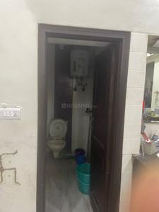 Bathroom Image of 1550 Sq.ft 3 BHK Builder Floor for rent in Shakti Nagar New Delhi for Rs. 42000