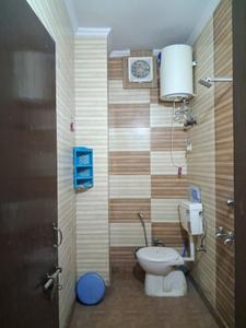 Common Bathroom Image of 900 Sq.ft 2 BHK Builder Floor for sale in Mansarover Garden New Delhi for Rs. 9000000