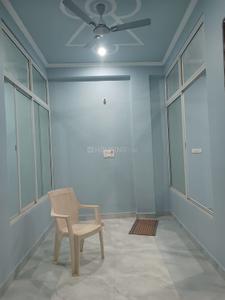Bedroom Image of 750 Sq.ft 2 BHK Builder Floor for sale in Aya Nagar New Delhi for Rs. 3590000