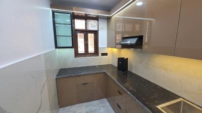 Kitchen Image of 900 Sq.ft 3 BHK Builder Floor for sale in Laxmi Nagar New Delhi for Rs. 9500000